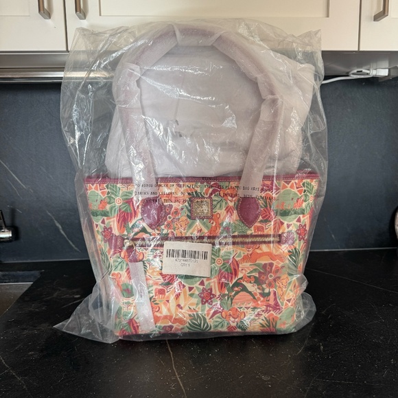 Brand New with Tags Dooney & Bourke Lion King 23 Tote - Picture 1 of 7